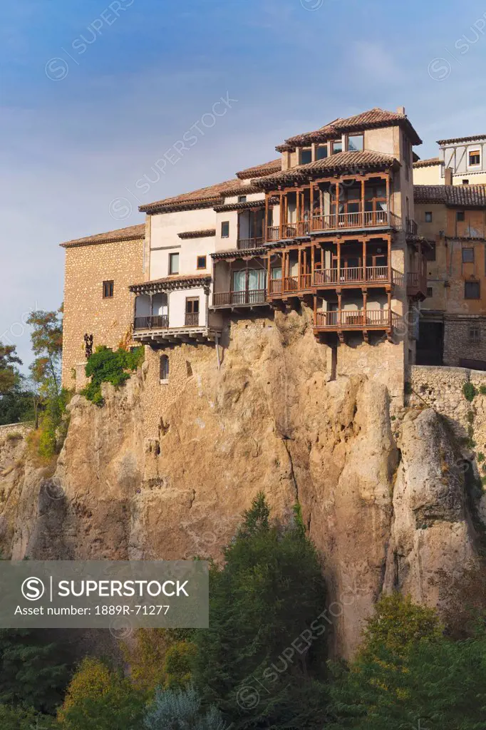 the hanging houses which now house the museum of spanish abstract art, cuenca cuenca province castilla_la mancha spain