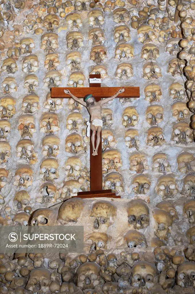 16th century capela dos ossos bone chapel, alcantarilha silves portugal