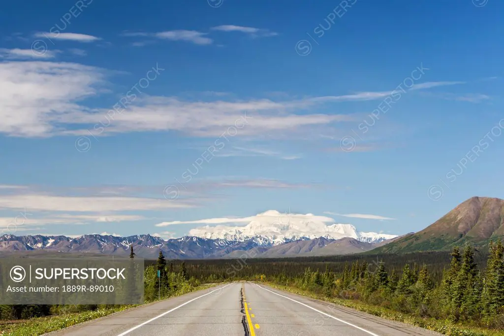 Mount mckinley viewed from george parks highway;Alaksa united states of america