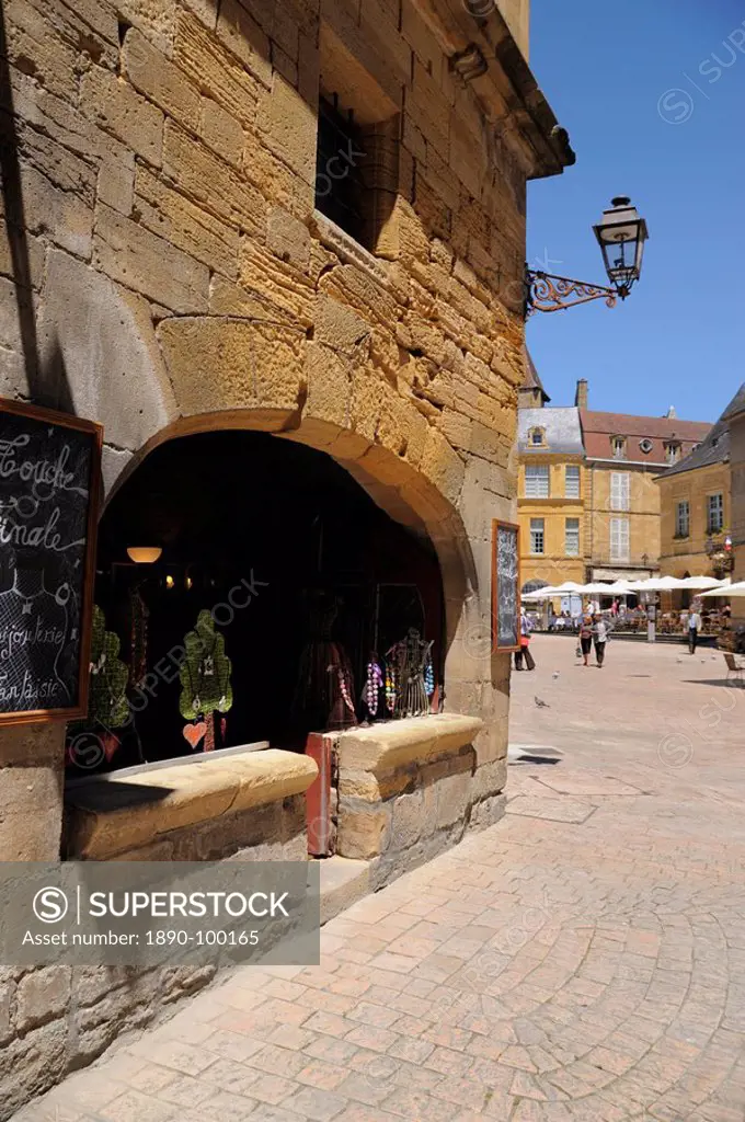 Medieval merchants house in the old town, Sarlat, Sarlat le Caneda, Dordogne, France, Europe