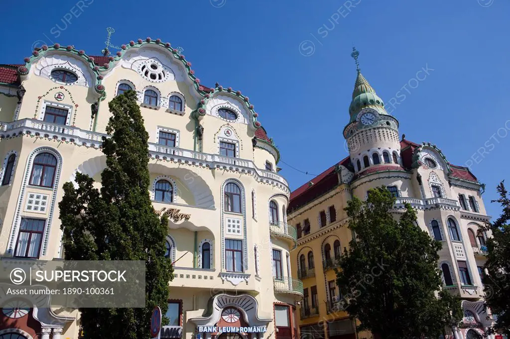 Unirii Square, Oradea, Romania, Europe