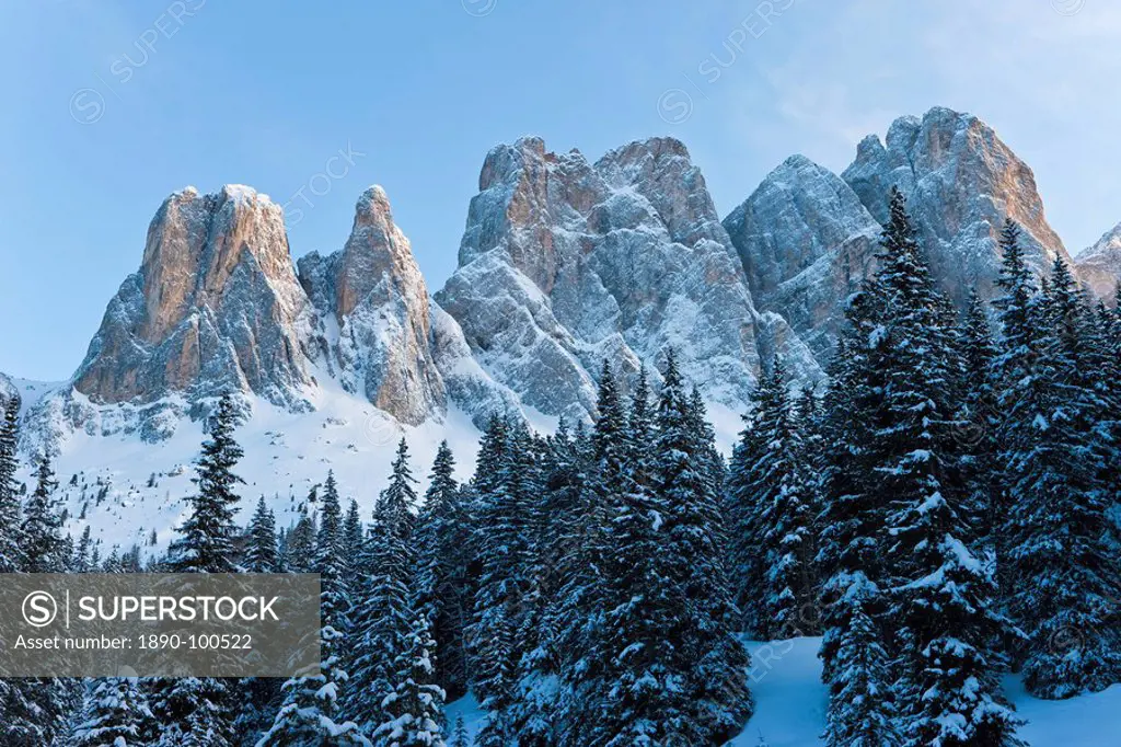Winter landscape, Le Odle Group with Geisler Spitzen, 3060m, Val di Funes, Dolomites, Trentino_Alto Adige, South Tirol Tyrol, Italy, Europe