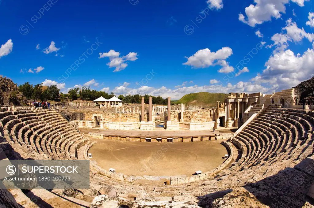 Ruins of Decapolis city of Scythopolis, Bet She´an National Park, Israel, Middle East