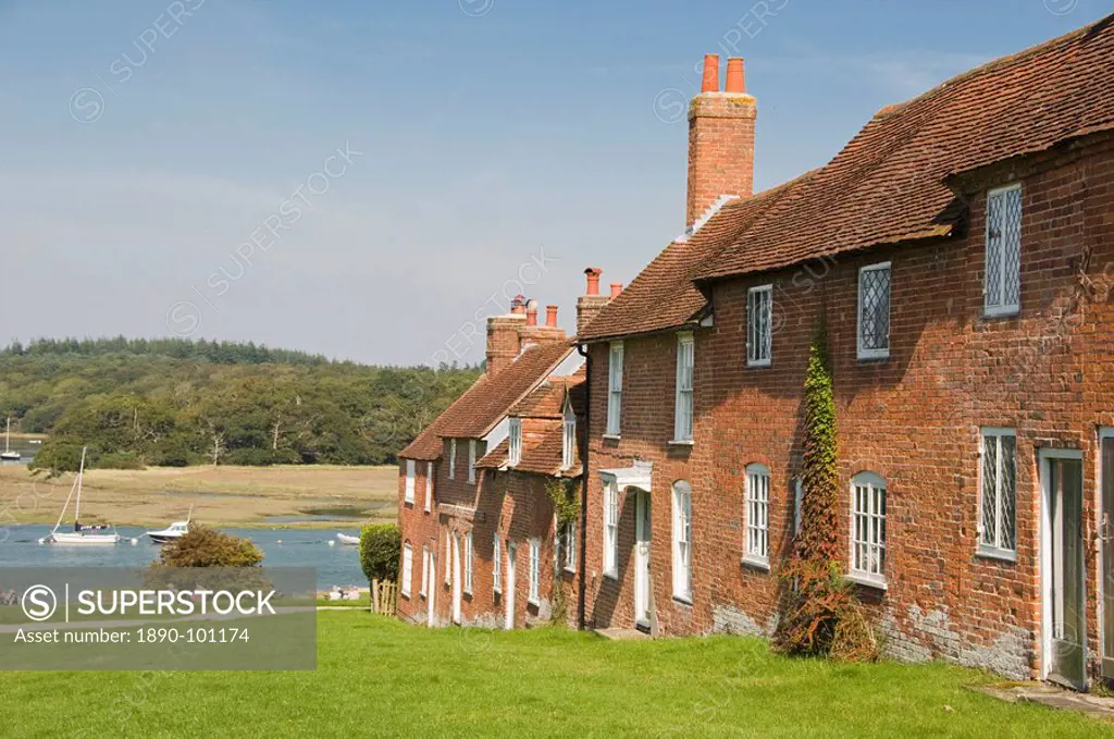 Shipwrights´ cottages at Buckler´s Hard, Hampshire, England, United Kingdom, Europe