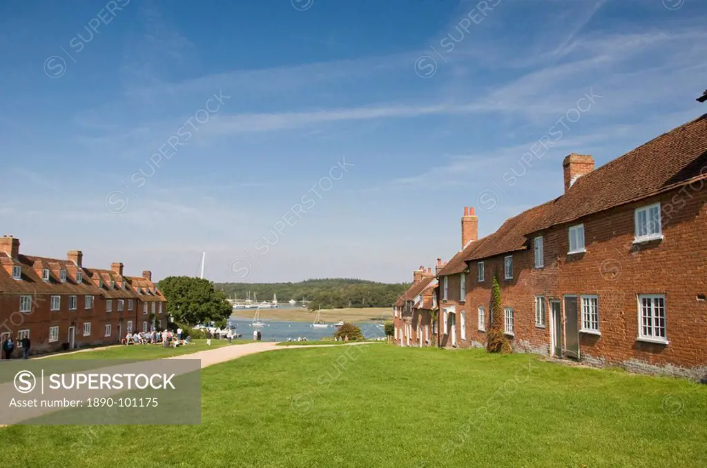 Shipwrights´ cottages at Buckler´s Hard, Hampshire, England, United Kingdom, Europe