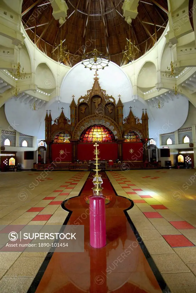 Interior of St. Joseph´s Cathedral, Thiruvalla, Kerala, India, Asia