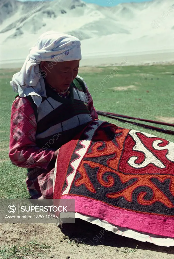 Kirghiz lady embroidering on felt, Karakoram, China, Asia