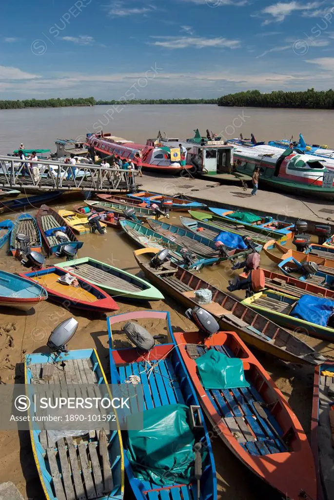 Colourful sampans and river boats on the Rejang River at Sarakei, Sarawak, Malaysian Borneo, Malaysia, Southeast Asia, Asia