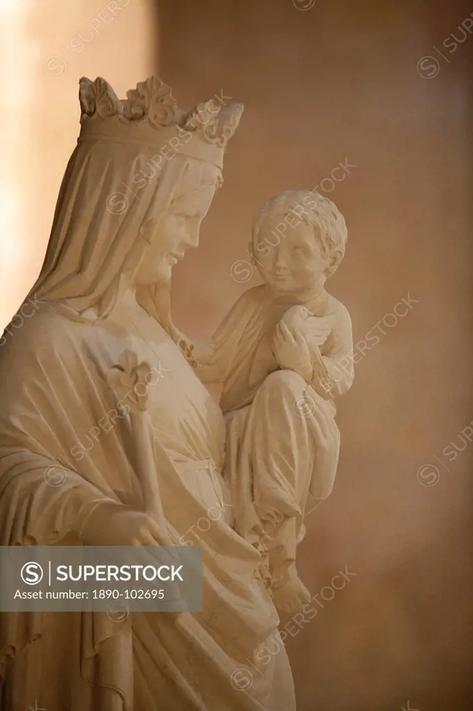 Sculpture of the Virgin and Child, Notre_Dame de Senanque Abbey, Gordes, Vaucluse, France, Europe