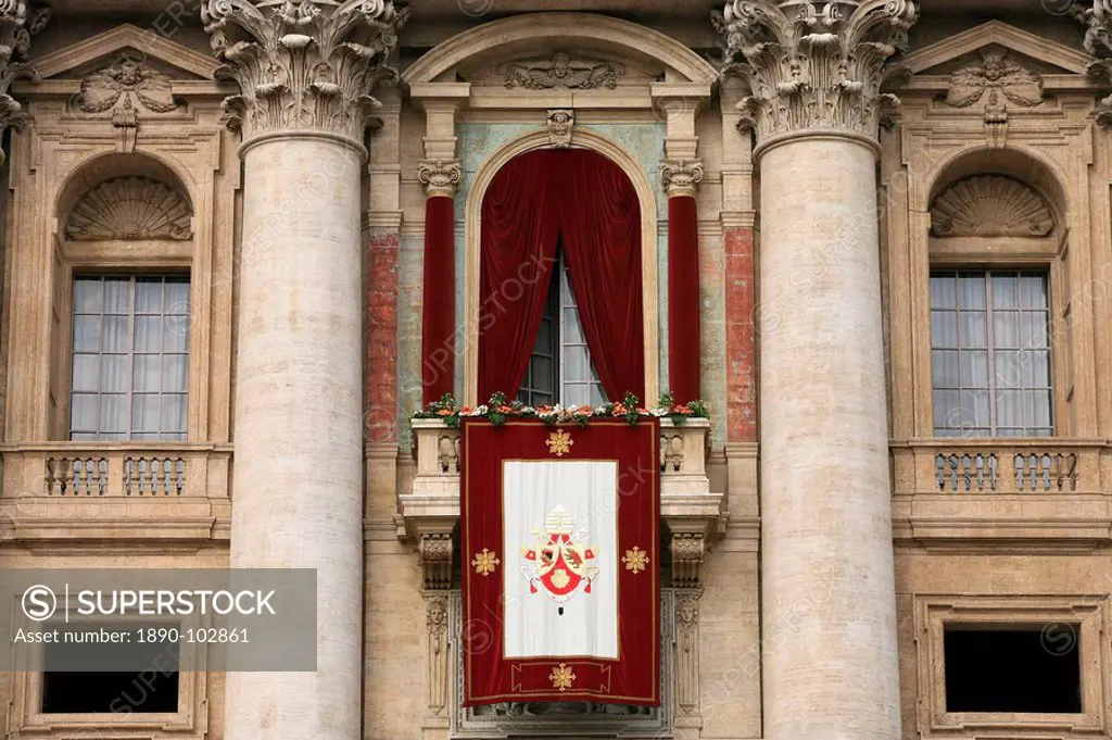 Pope´s balcony, St. Peter´s Basilica, Vatican, Rome, Lazio, Italy, Europe