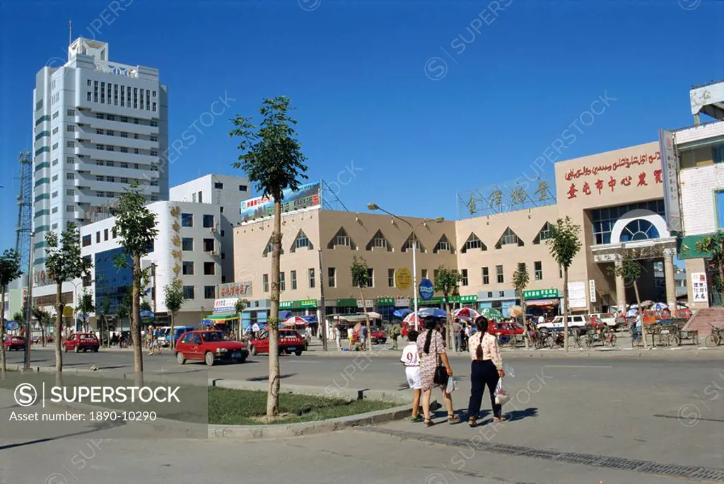 Street scene in the new wealthy town of Kuytun in Xinjiang, China, Asia