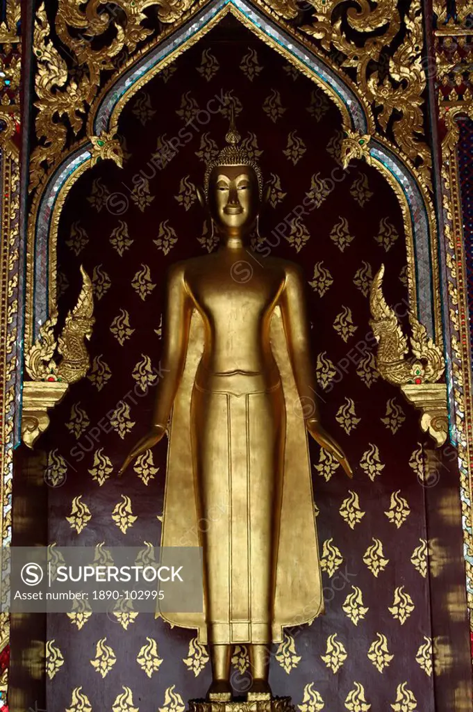 Golden Buddha in Wat Po temple, Bangkok, Thailand, Southeast Asia, Asia