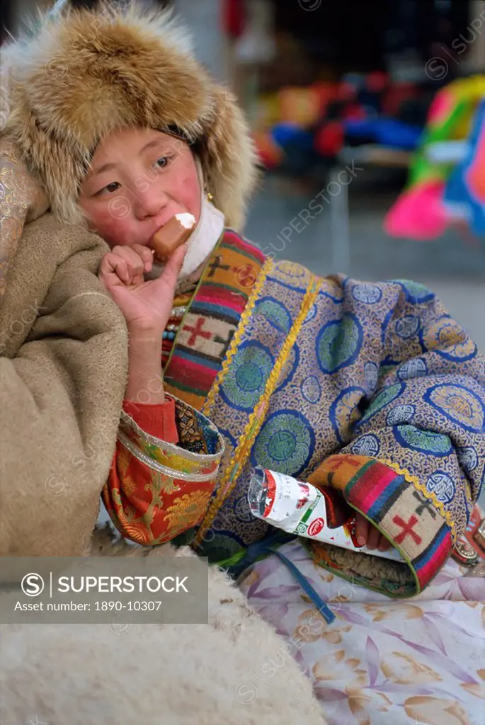 Tibetan girl, Labrang monastery, Gansu Province, China, Asia