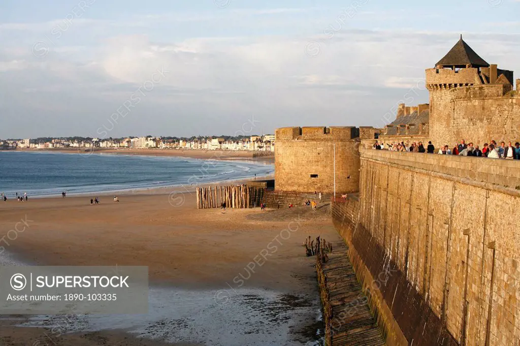 Saint_Malo city wall, St. Malo, Ille_et_Vilaine, Brittany, France, Europe
