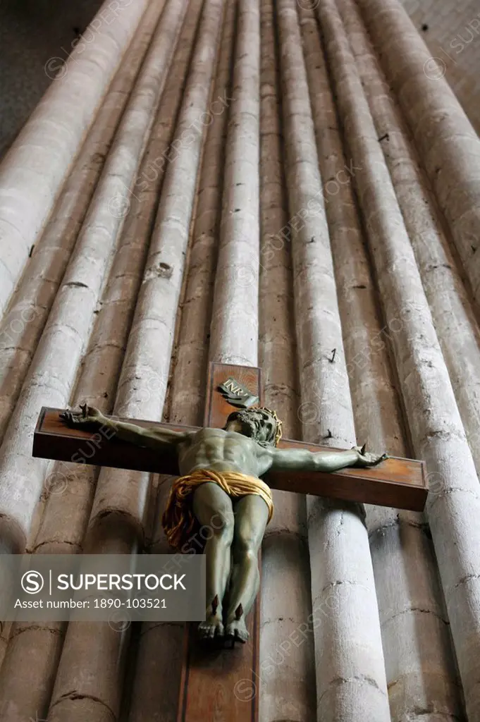 Crucifix, St. Etienne Cathedral, Auxerre, Yonne, Burgundy, France, Europe