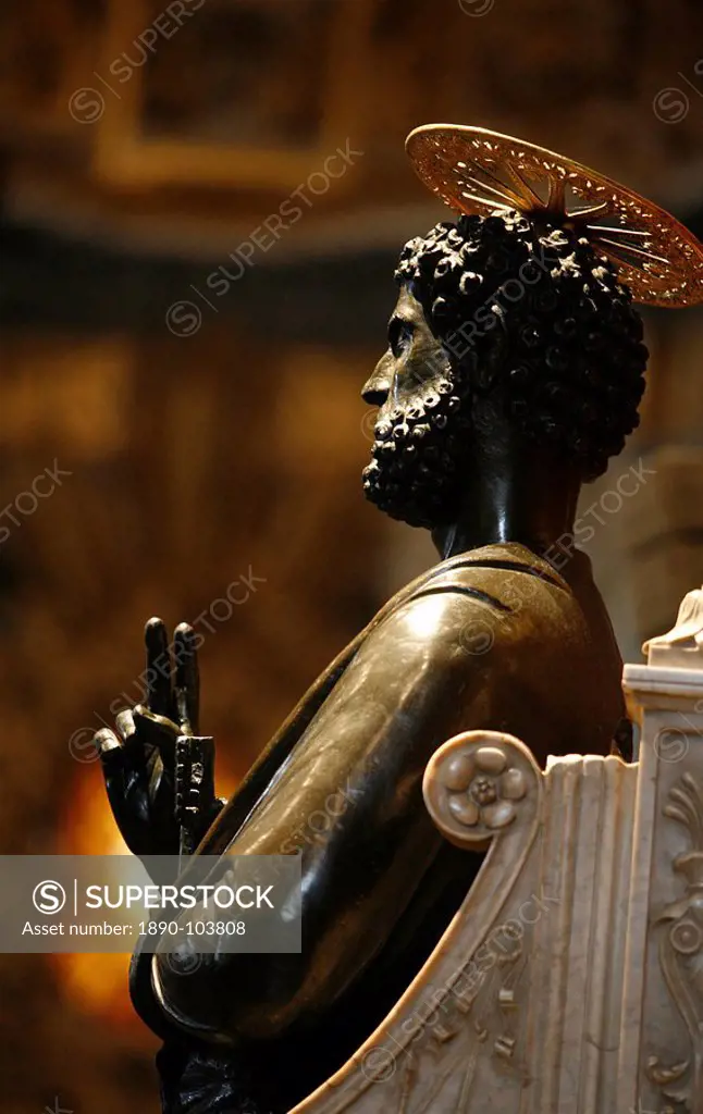Statue of St. Peter in St. Peter´s Basilica, Vatican, Rome, Lazio, Italy, Europe