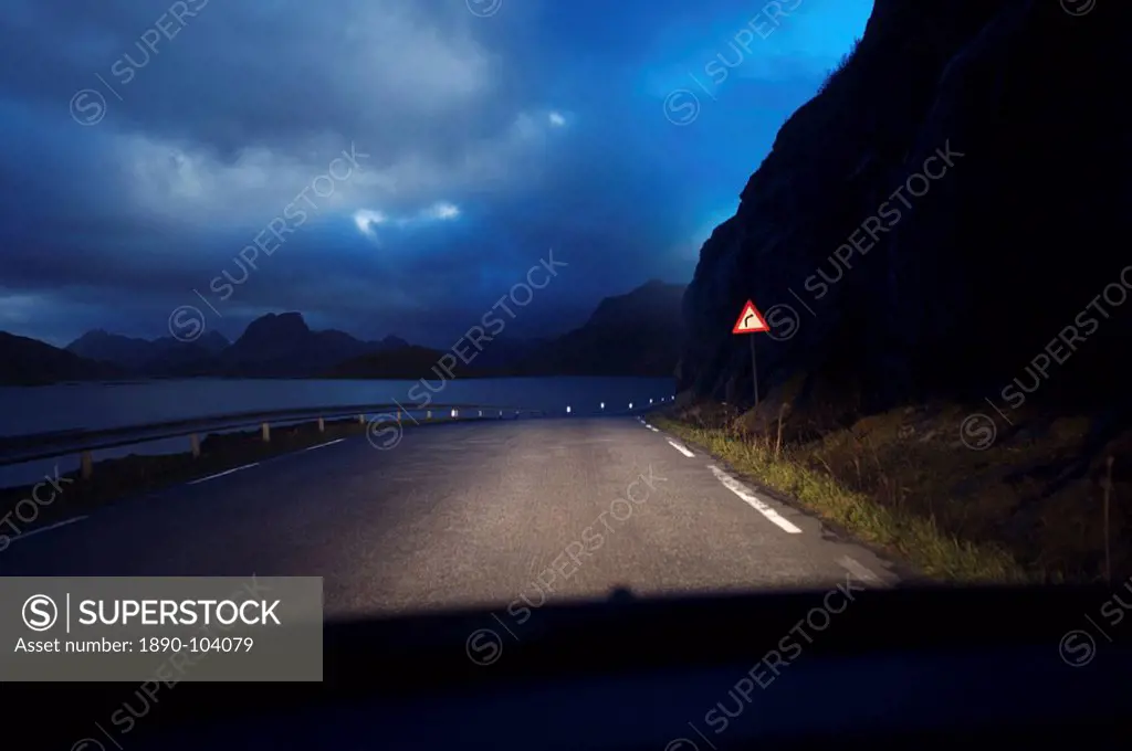 Deserted road, Lofoten Islands, Norway, Scandinavia, Europe