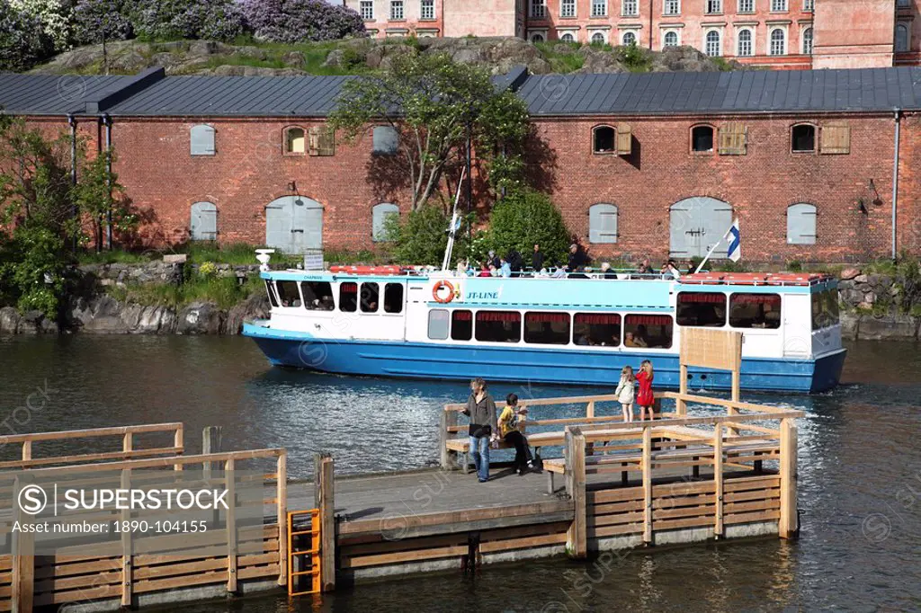 Ferry from Helsinki with Museum and Visitors Centre in the background, Suomenlinna Island, Helsinki, Finland, Scandinavia, Europe