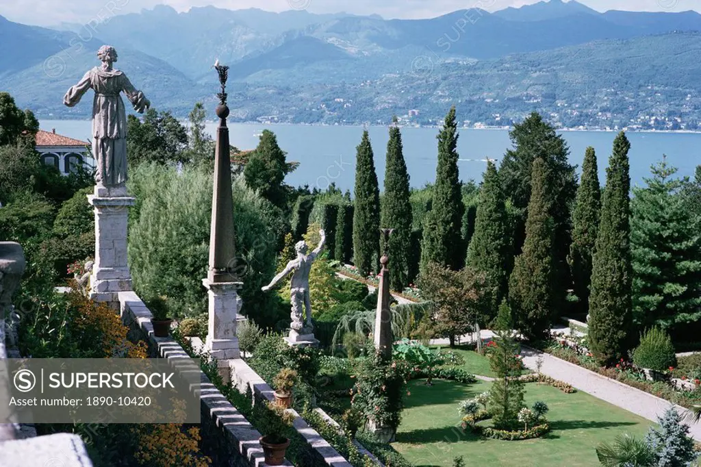 Isola Bella, completed in 1670 for Count Borromeo, Lake Maggiore, Piedmont, Italy, Europe