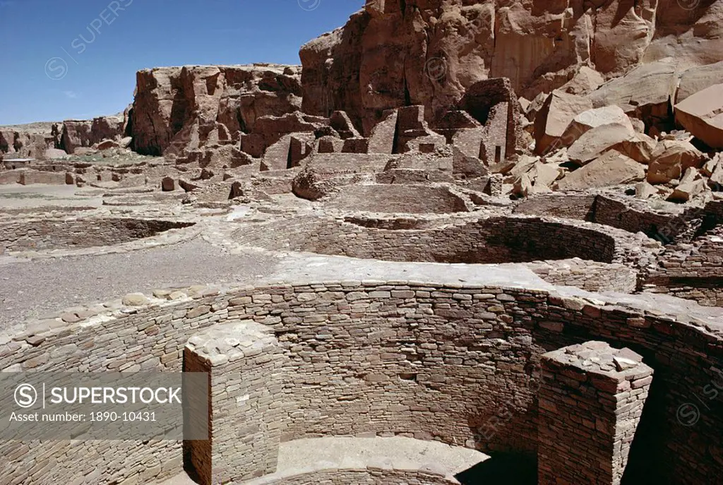 Kivas, Pueblo Bonito dated at 1000_1100 AD, Anasazi site, Chaco Canyon National Monument, New Mexico, United States of America U.S.A., North America