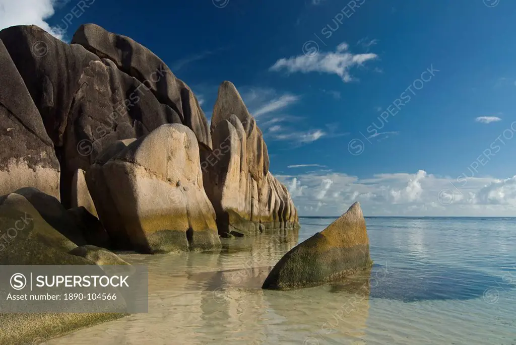 Extraordinary rock formations on the coast of La Digue, Source d´Argent, Seychelles, Indian Ocean, Africa