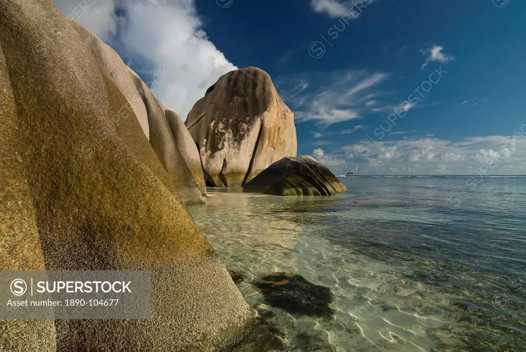 Granite rocks on the world famous beach, Source d´Argent, La Digue, Seychelles, Indian Ocean, Africa