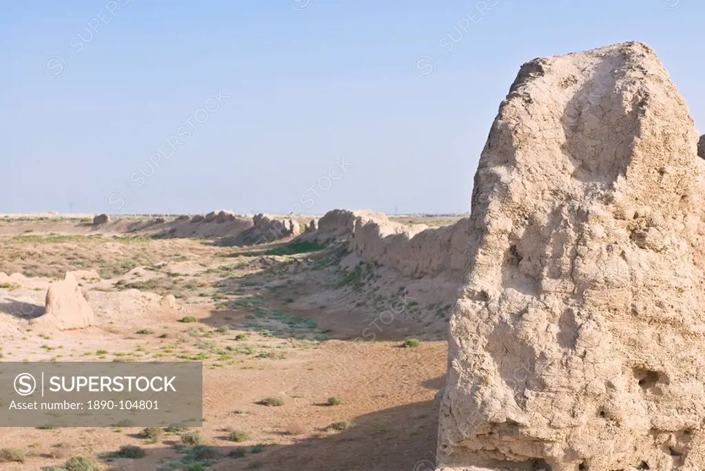 The city walls of the ancient city, Merv, UNESCO World Heritage Site, Turkmenistan, Central Asia, Asia