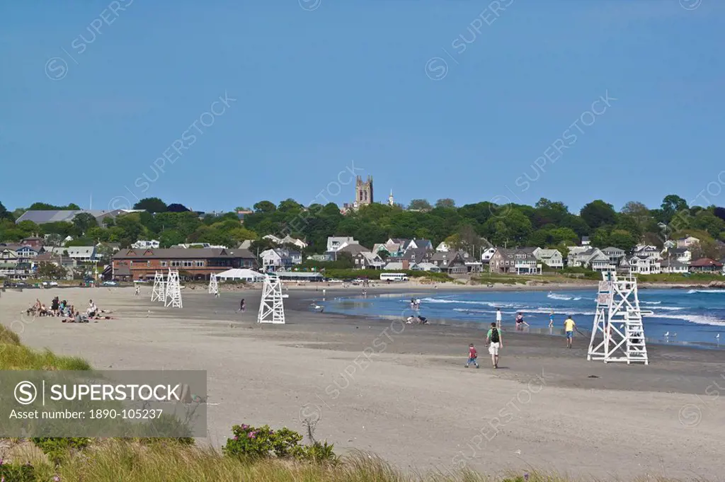 Easton´s Beach, locally known as First Beach, the closest beach to the city, popular for swimming, surfing and sunbathing, Newport, Rhode Island, New ...