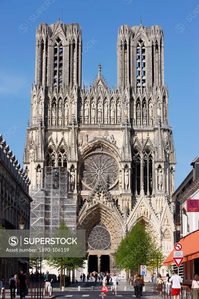 West front, Reims Cathedral, UNESCO World Heritage Site, Reims, Marne, France, Europe