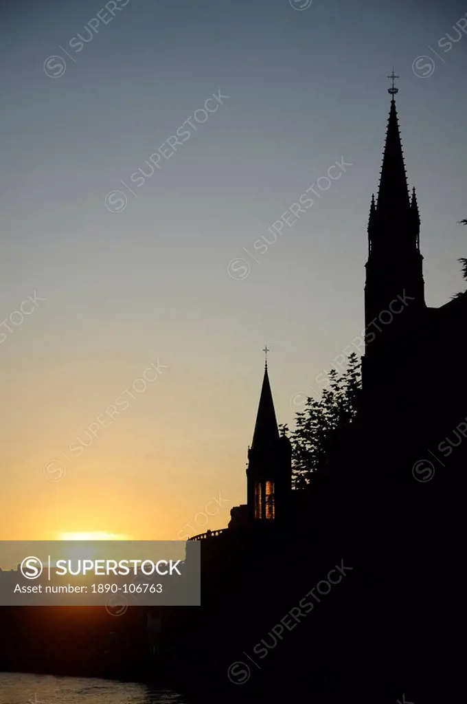 Lourdes Basilica, Lourdes, Hautes Pyrenees, France, Europe