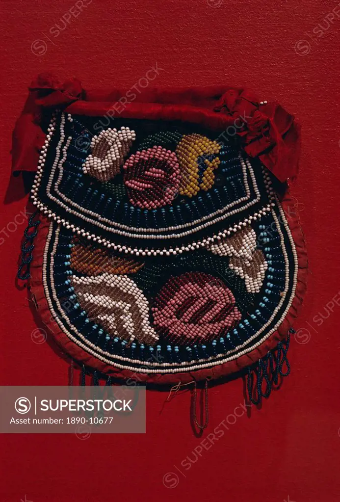 Velveteen and glass beads on pouch dating from 1850, of the Coughnawbga Mohawk of the Eastern Woodlands, United States of America, North America