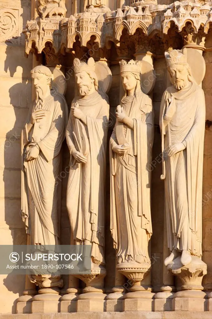St. Anne´s gate sculptures of St. Paul, King David, Bethsabee and a king, west front, Notre Dame Cathedral, UNESCO World Heritage Site, Paris, France,...