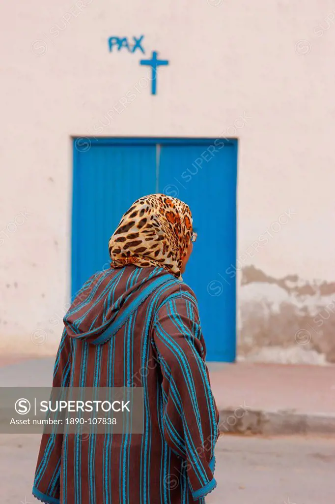 Veiled woman, Essaouira, Morocco, North Africa, Africa