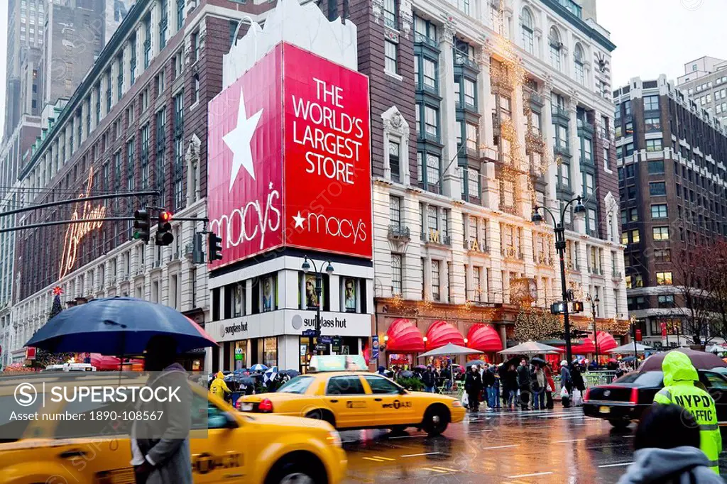 Macy´s flagship store on Sixth Avenue, Manhattan, New York City, New York, United States of America, North America