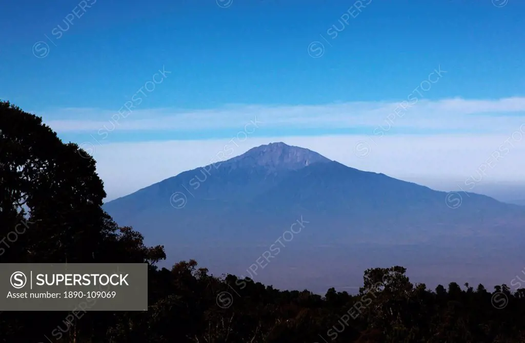 Looking towards Mount Meru from the Shira Plateau below Kilimanjaro´s Uhuru Peak, Mount Kilimanjaro, Tanzania, East Africa, Africa