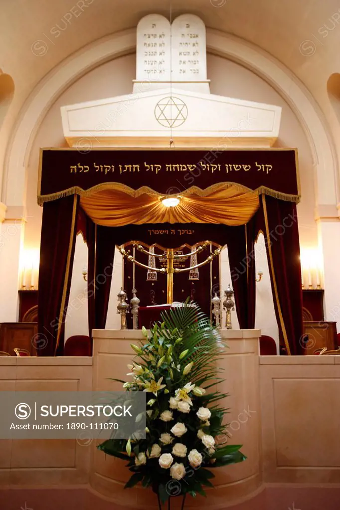 Synagogue wedding canopy, Neuilly_sur_Seine, Hauts de Seine, France, Europe