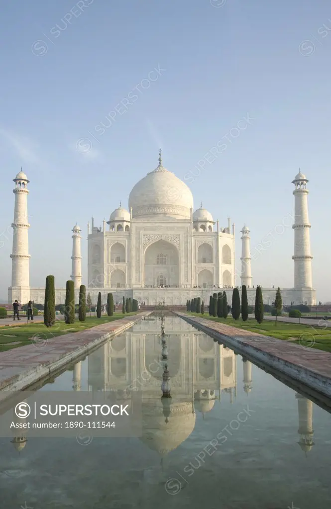 The Taj Mahal, UNESCO World Heritage Site, reflected in the Lotus Pool, Agra, Uttar Pradesh, India, Asia