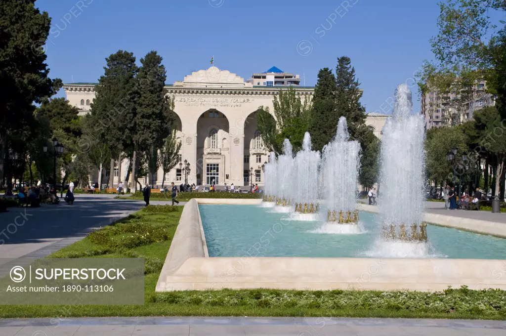 Water fountain in the center of Baku, Azerbaijan, Central Asia, Asia