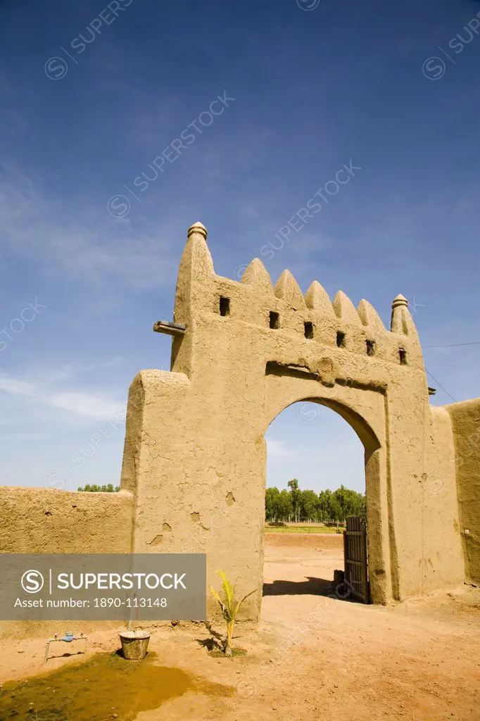 Main gate to Djenne Djenno Hotel, in Djenne, Mali, West Africa, Africa