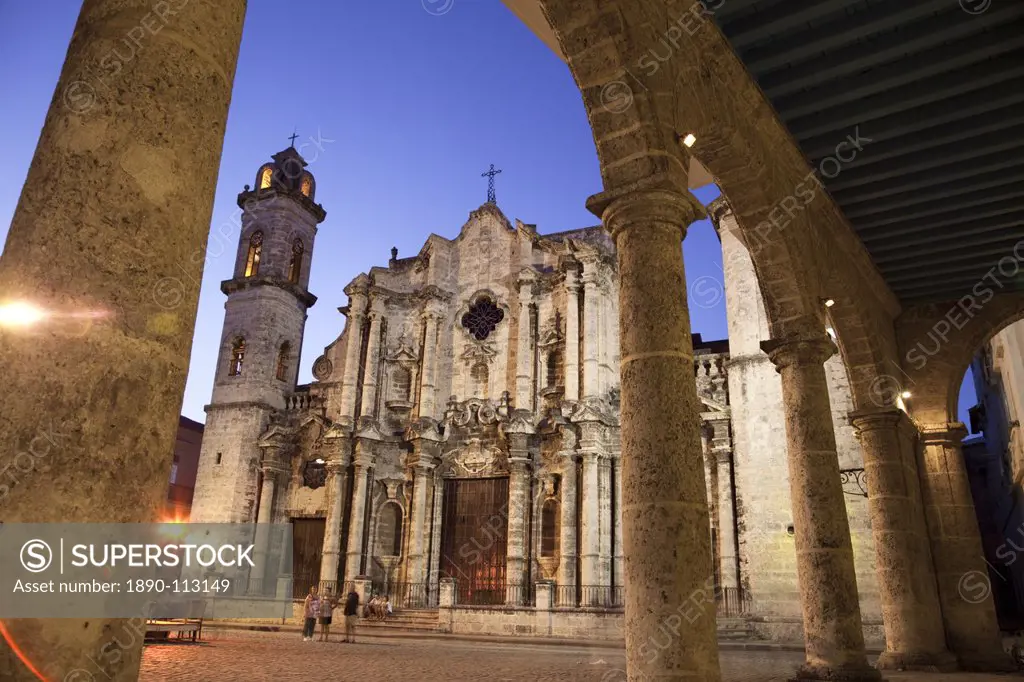 Cathedral de San Cristobal, dating from 1748, in the Plaza de la Catedral, Old Havana, UNESCO World Heritage Site, Havana, Cuba, West Indies, Central ...