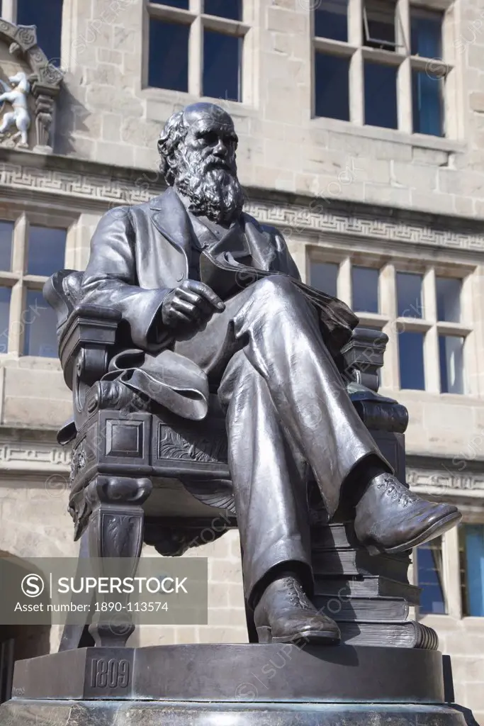 Statue of Charles Darwin outside Public Library, Shrewsbury, Shropshire, England, United Kingdom, Europe