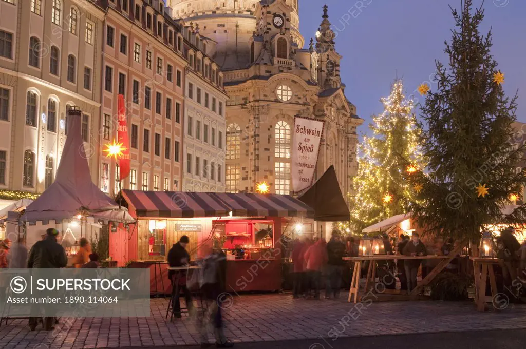 Christmas Market stalls in front of Frauen Church and Christmas tree at twilight, Neumarkt, Innere Altstadt, Dresden, Saxony, Germany, Europe