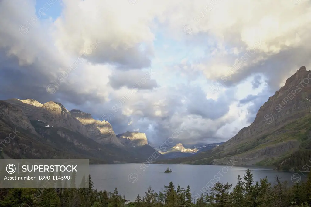 St. Mary Lake and Wild Goose Island on a cloudy morning, Glacier National Park, Montana, United States of America, North America
