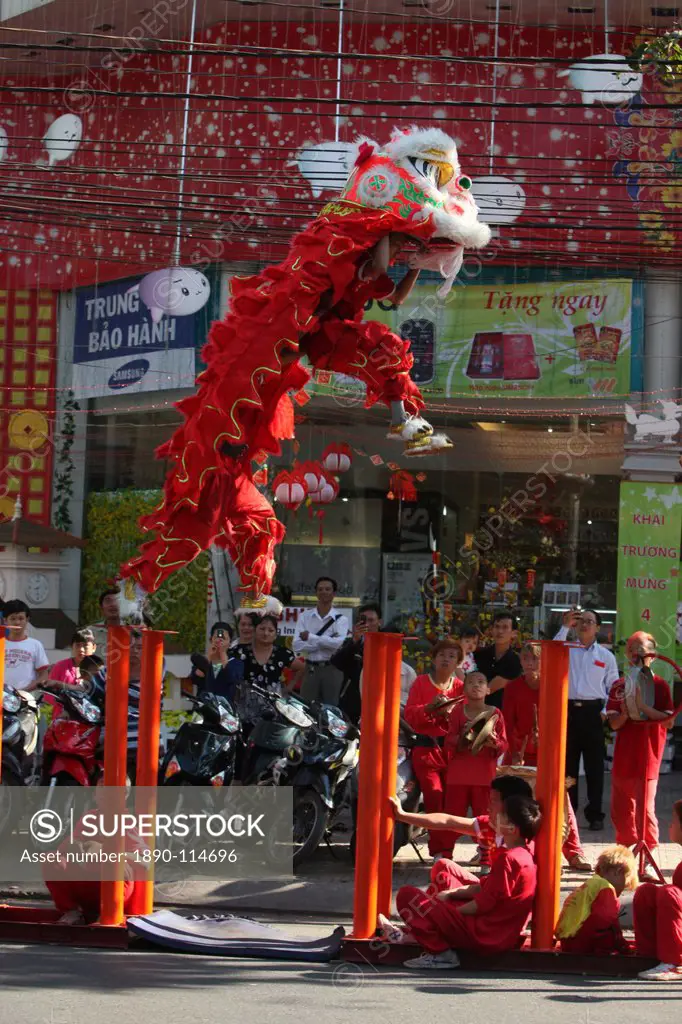 Lion dance performers, Chinese New Year, Ho Chi Minh City, Vietnam, Indochina, Southeast Asia, Asia