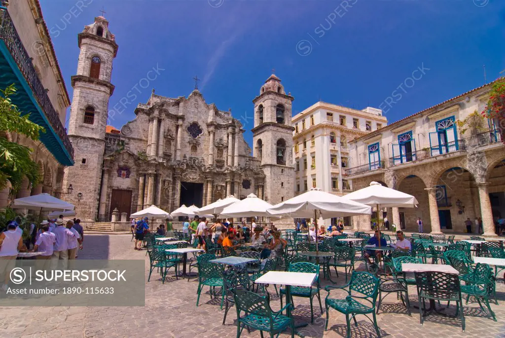 Plaza de la Catedral, Havana Vieja, UNESCO World Heritage Site, Havana, Cuba, West Indies, Caribbean, Central America