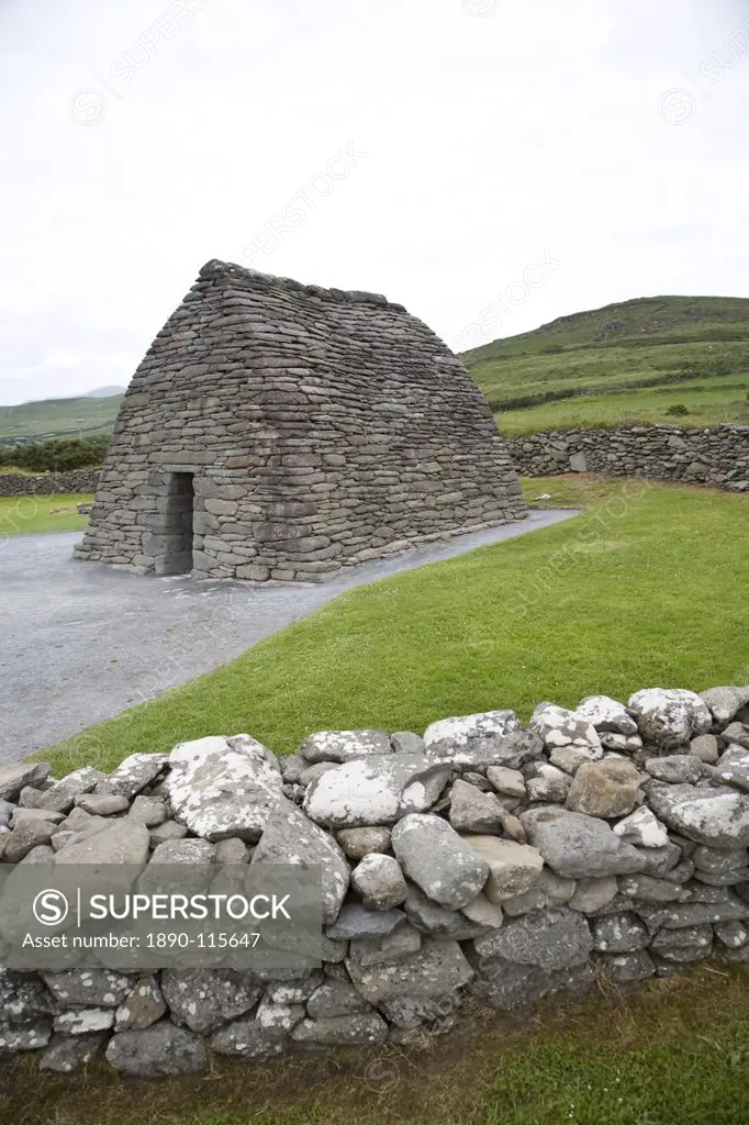 Gallarus Oratory, an early Christian stone building, County Kerry, Munster, Republic of Ireland, Europe