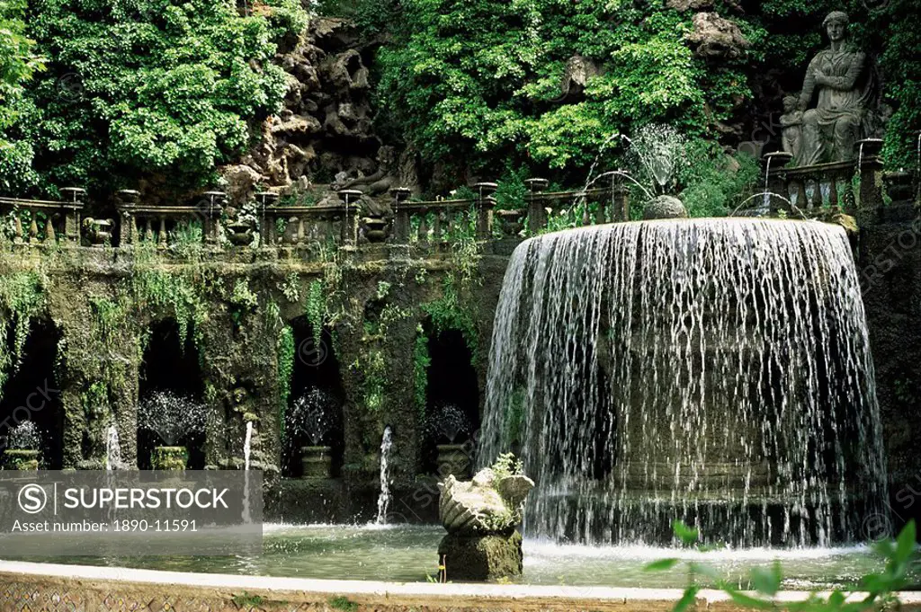 Fountain of the Oval Ovato, overlooked by Tiburtine Sibyl, Tivoli, Lazio, Italy, Europe