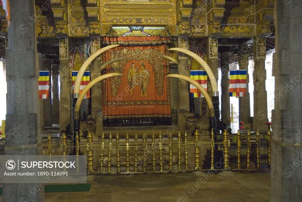 Temple of the Sacred Tooth Relic Sri Dalada Maligawa, Kandy, Sri Lanka, Asia
