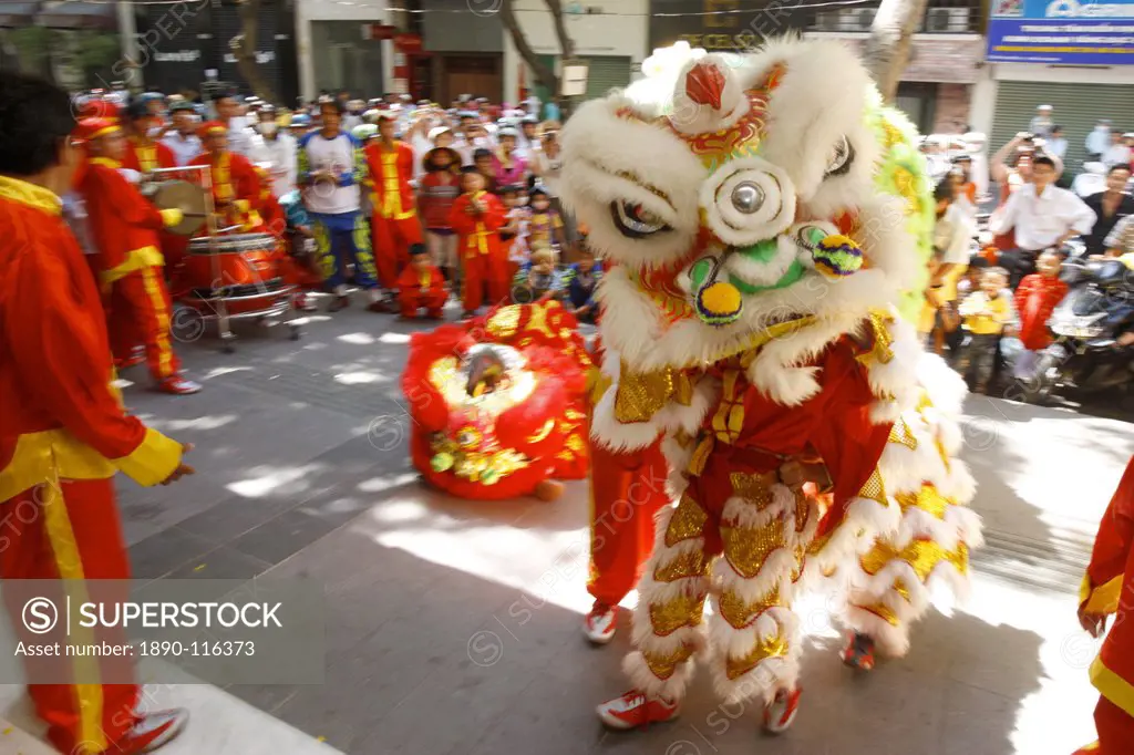 Lion dance performers, Chinese New Year, Ho Chi Minh City, Vietnam, Indochina, Southeast Asia, Asia