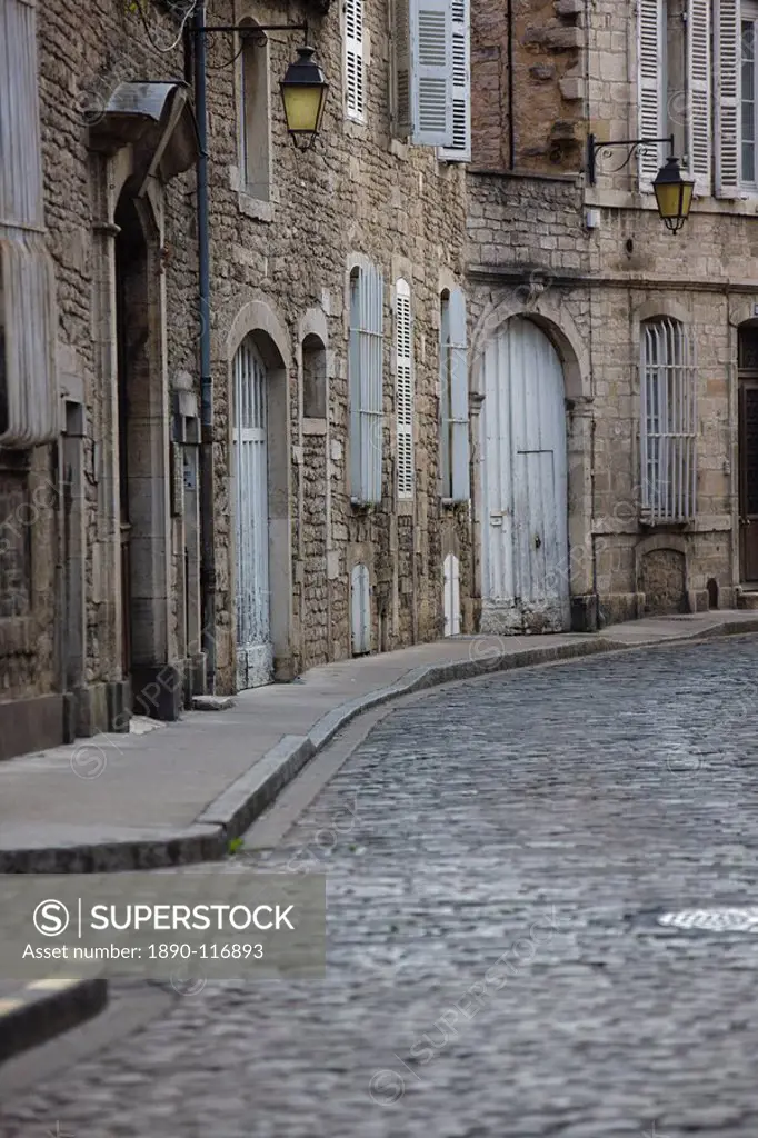 Quiet street, Beaune, Burgundy, France, Europe